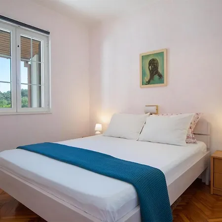 La Casa Ingrid - Beach Front Banjole 3*