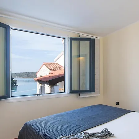 Casa de hóspedes La Casa Ingrid - Beach Front Banjole 3*