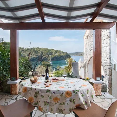 La Casa Ingrid - Beach Front Banjole Banjole