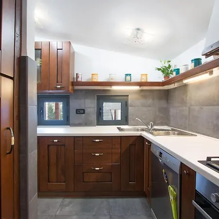 La Casa Ingrid - Beach Front Banjole Penzion 3*