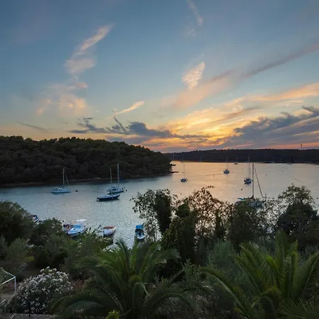 La Casa Ingrid - Couple's Paradise Guest house 3*